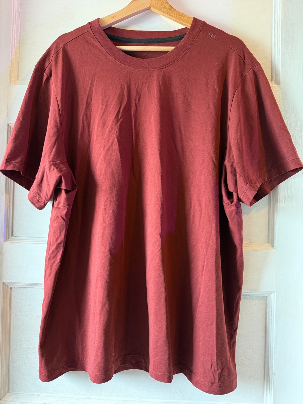 lululemon athletica Men's Crew Tee in Burgundy Red